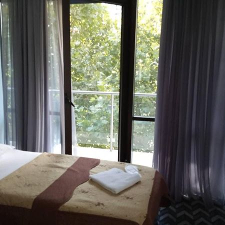 Hotel Georgia Tbilisi Zewnętrze zdjęcie